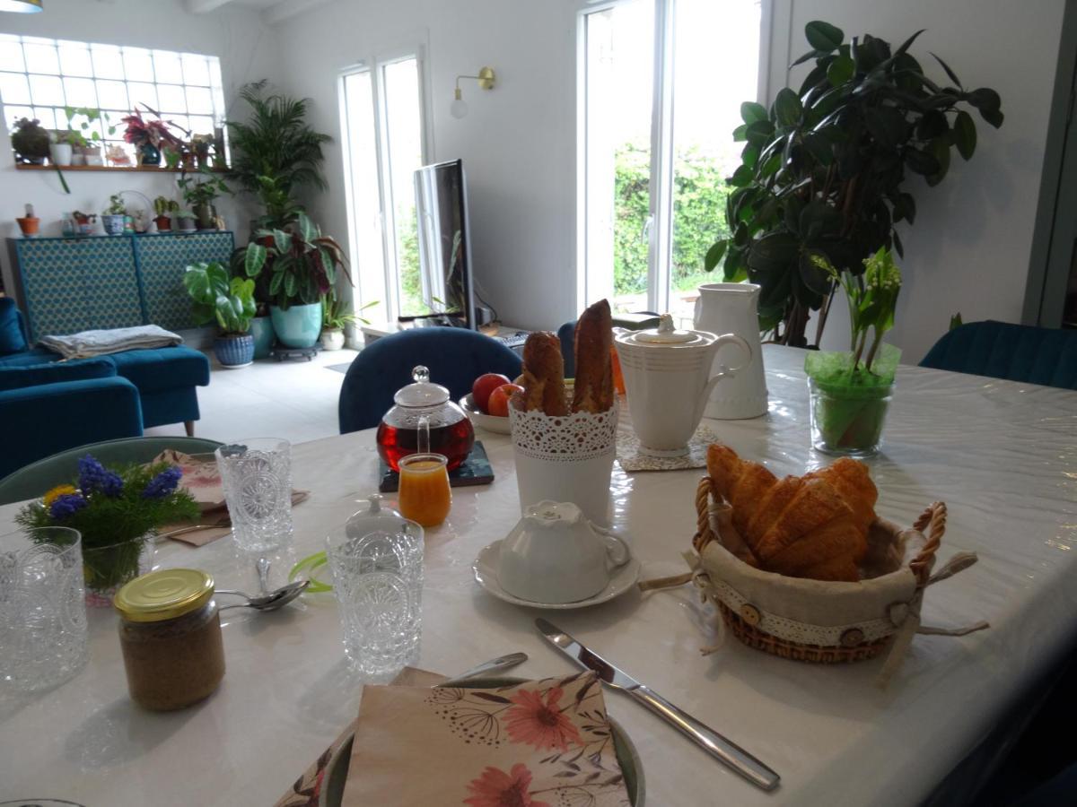 Maison D'Hotes Les Roses Tremieres Сакле Экстерьер фото